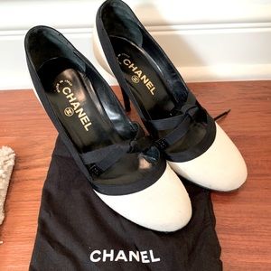 Chanel classic pump ivory 38.5